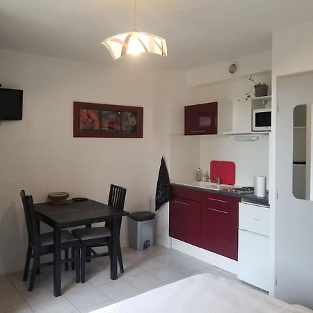 Studio De Plain-Pied Avec Terrasse Tout Proche Mer Courseulles-sur-Mer Eksteriør bilde