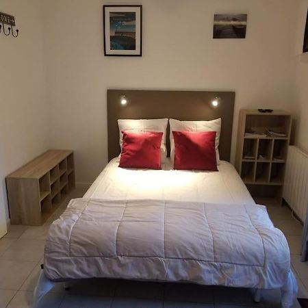 Studio De Plain-Pied Avec Terrasse Tout Proche Mer Courseulles-sur-Mer Eksteriør bilde